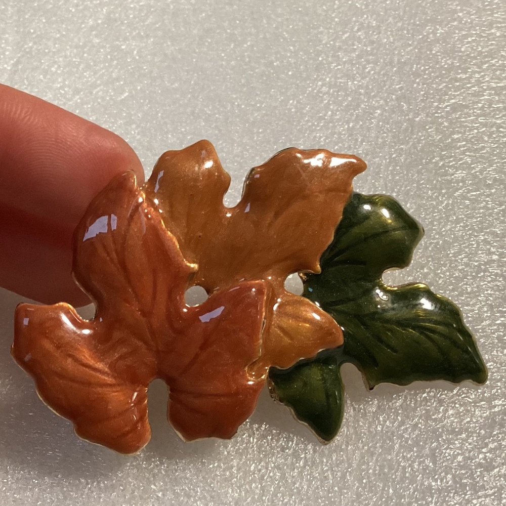 Kenneth Cole Vintage Fall Leaves Cluster Brooch/Pin